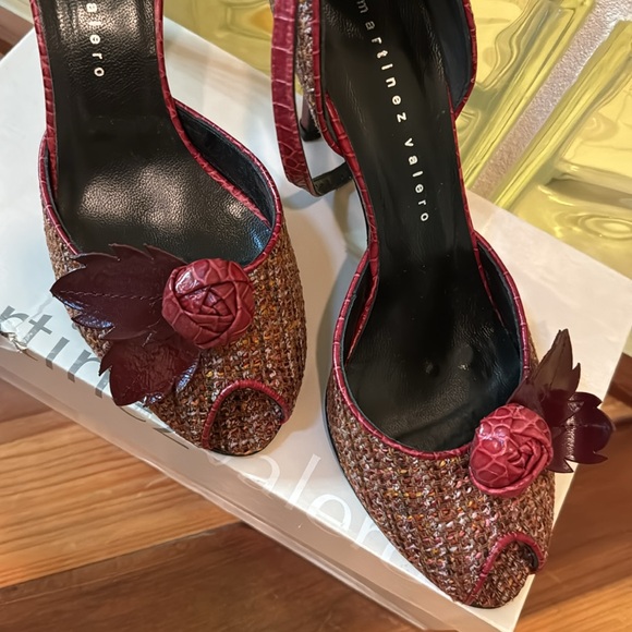Gorgeous red tweed Martinez Valero heels - Picture 3 of 5